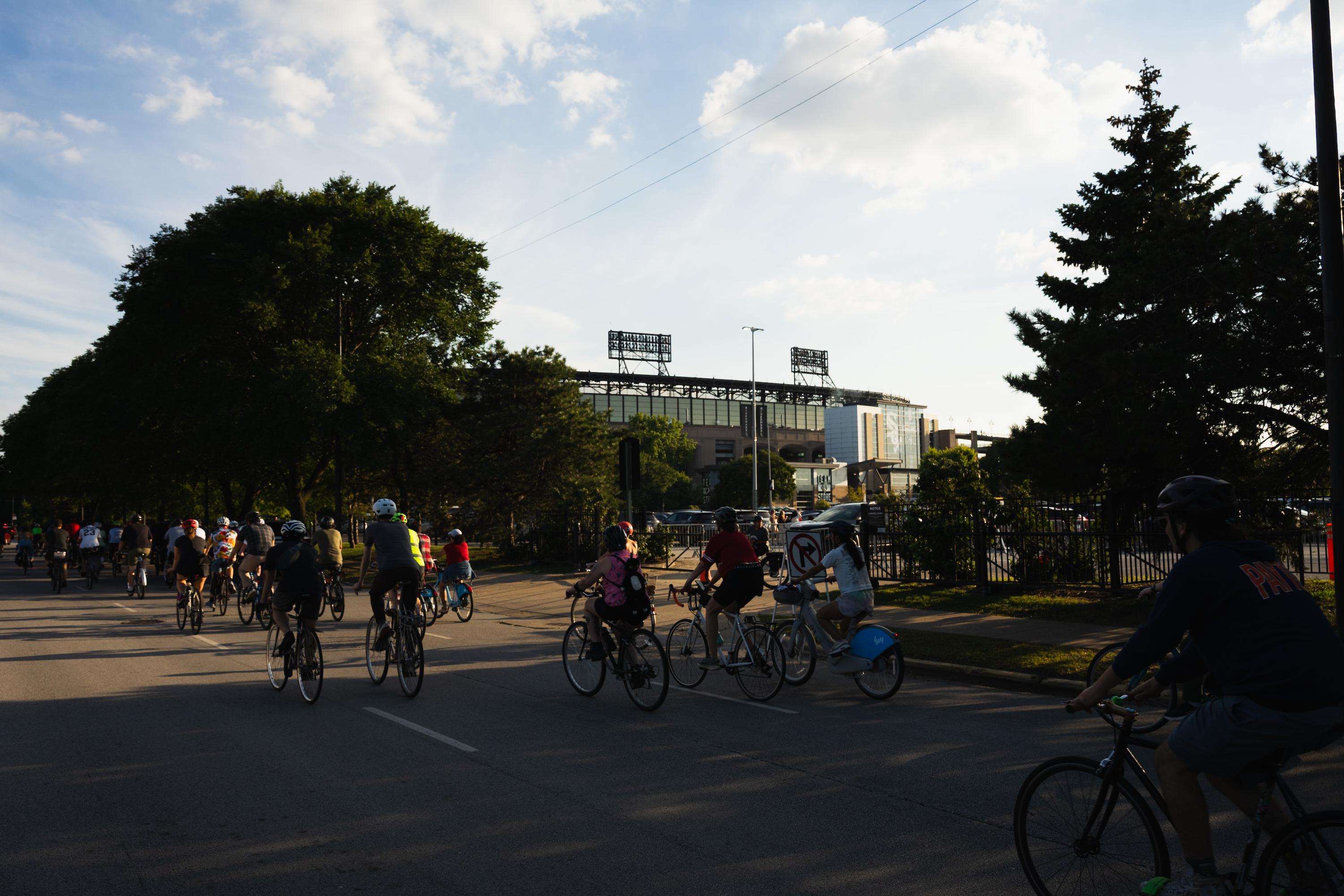 The Chicago Bike Sox arrive at Rate Field. Aug. 25, 2026.